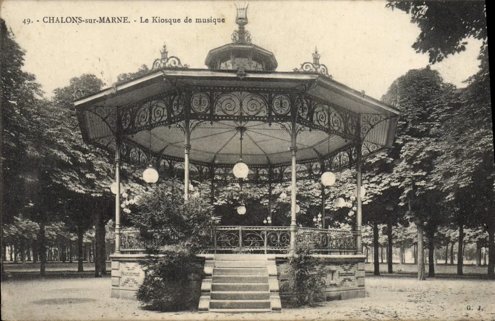Chalons-sur-Marne — O Kiosco de Música — G. J. - Frente