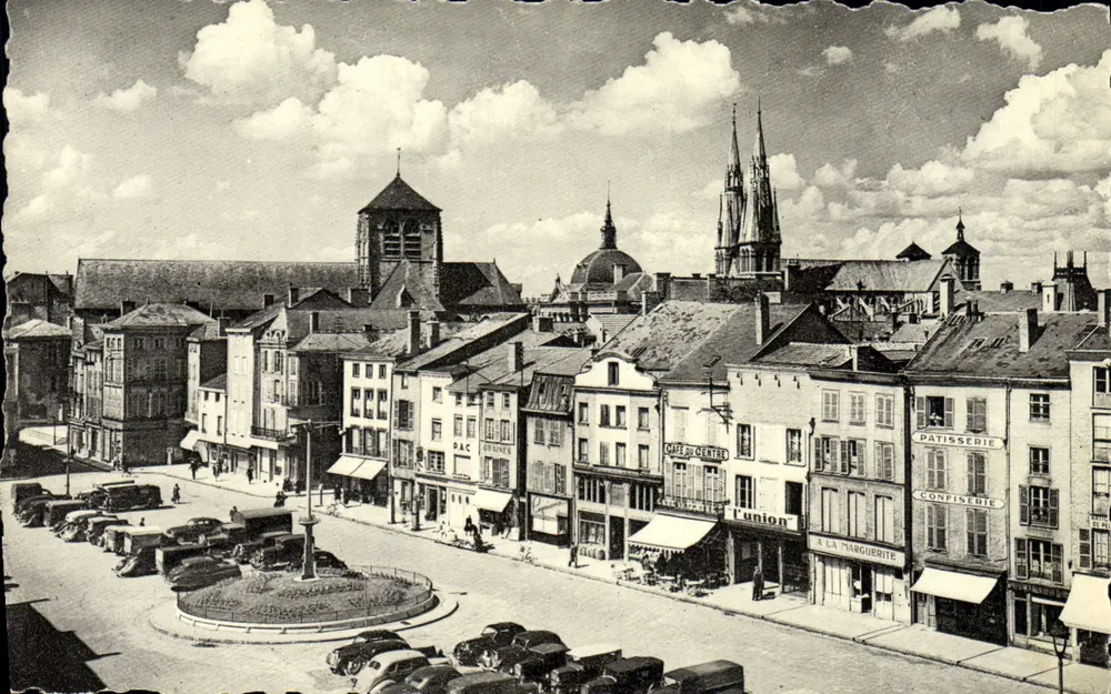 Place de la République — Châlons-sur-Marne — Édit. La Zigogne, n°107 - Frente