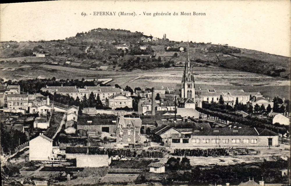 Epernay (Marne) — Vista geral do Mont Boron — Editor: Bouygoua Pries, Châtenay-Thierry, n°69 - Frente
