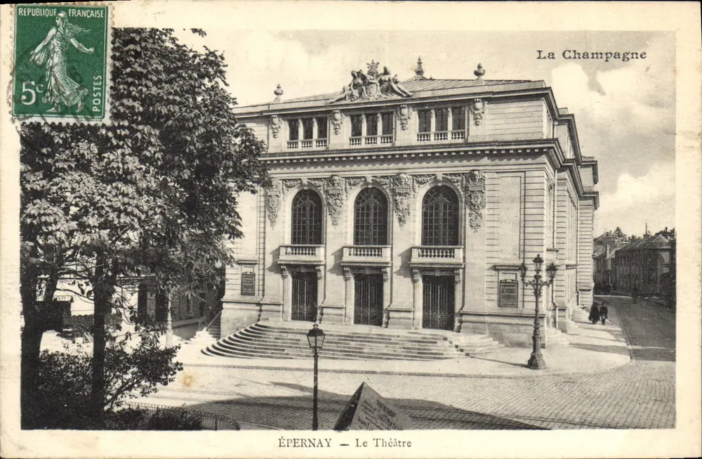 ÉPERNAY — O Teatro — A Champagne - Frente