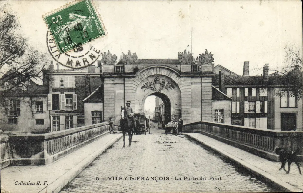 VITRY-le-FRANÇOIS - La Porte du Pont — éditeur non identifié, n° de série 5 - Recto