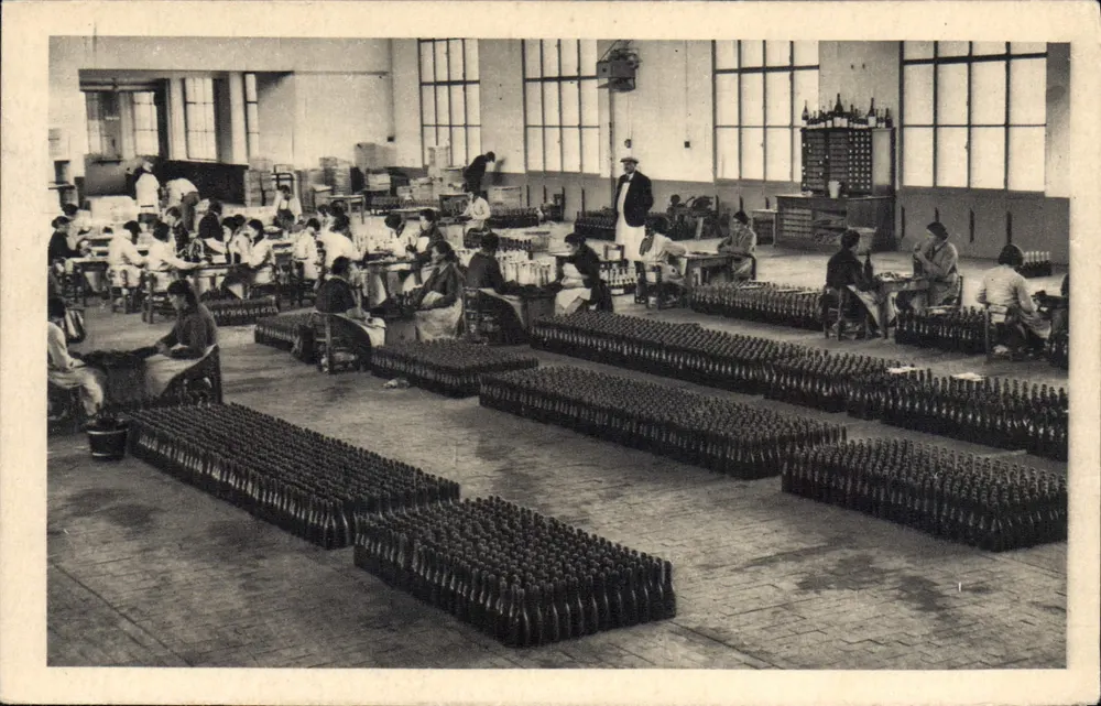 Verpackungsraum — Moët & Chandon — A. Bregier Frères, Paris - Vorderseite