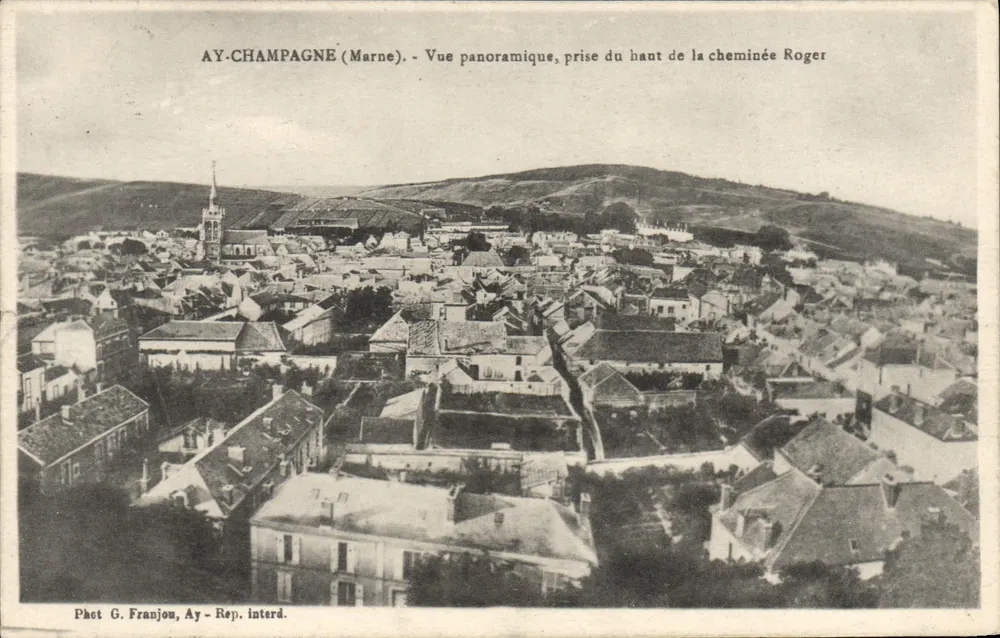 Ay-Champagne (Marne) — Panoramablick vom Gipfel der Roger-Schornstein — Fot. G. Franjou, Ay - Rep. interd. - Vorderseite