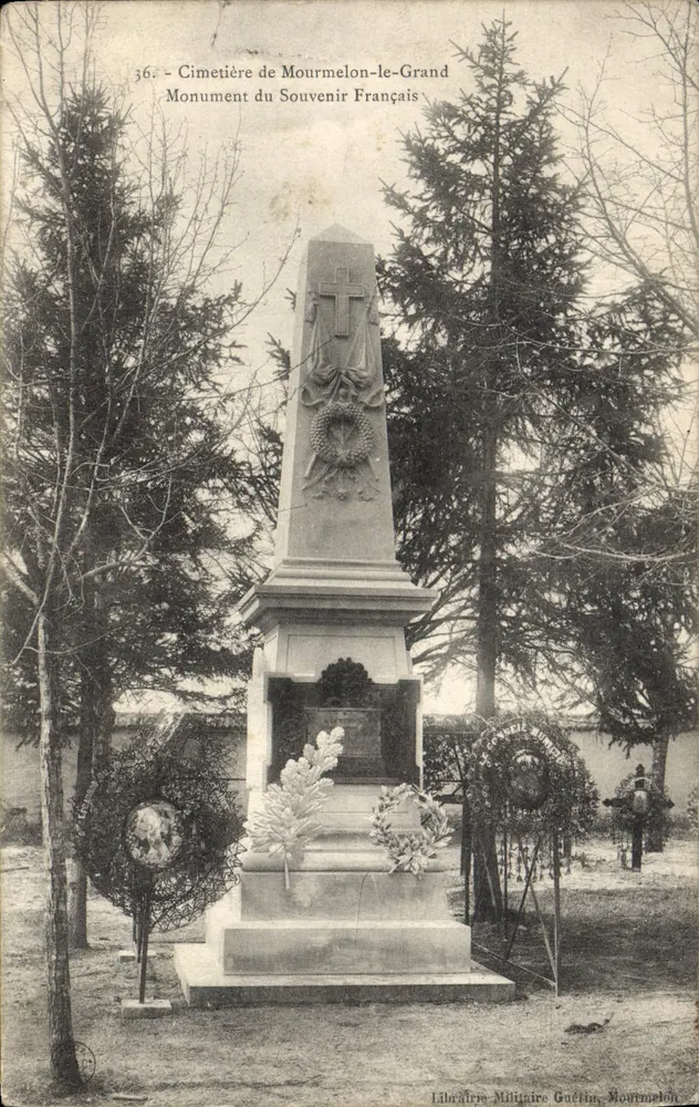 Friedhof von Mourmelon-le-Grand — Französischer Gedenkstein — Militärbuchhandlung Guétin, Mourmelon - Vorderseite