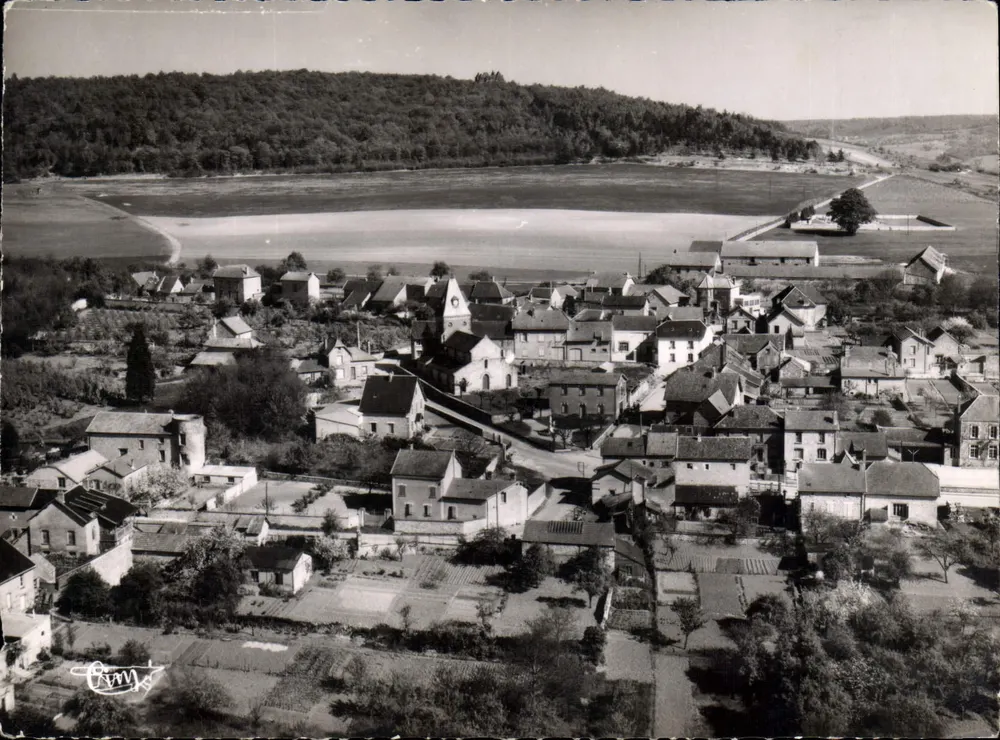 Villers-sous-Châtillon — Vista geral aérea — Edições Aéreas Combier, Imp. Macon - Frente