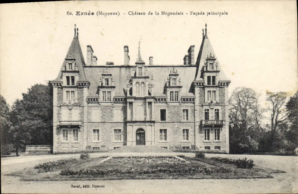 Ernée (Mayenne) — Castelo da Mégaudais — Facha principal — Sorel, edição Rennes - Frente