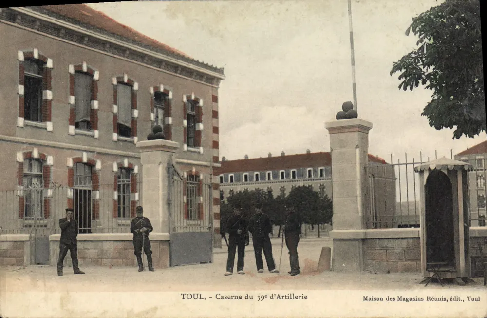 TOUL - Kasernen des 39. Artillerieregiments — Maison des Magasins Réunis, Verlag, Toul - Vorderseite