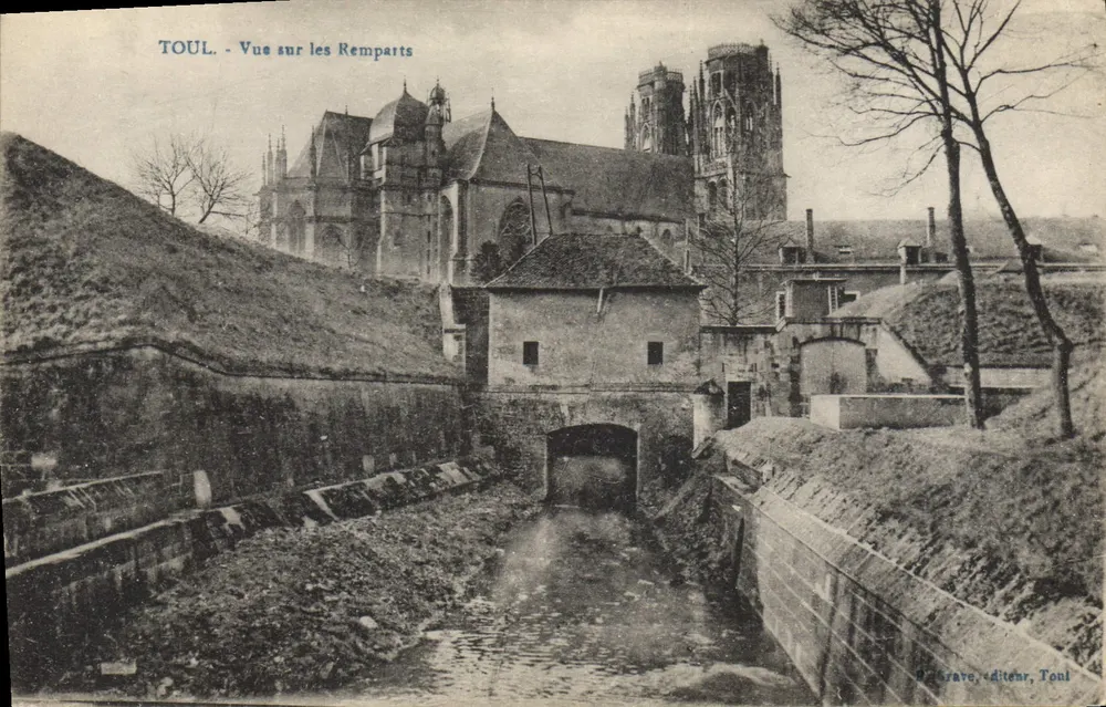 Toul - Ansicht der Mauern — P. Gravez, Verleger, Toul - Vorderseite