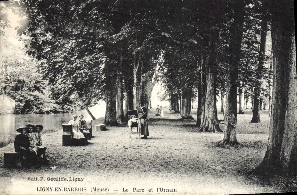 LIGNY-EN-BARROIS (Meuse) — Der Park und der Ornain — Verlag P. Gettliffe, Ligny - Vorderseite