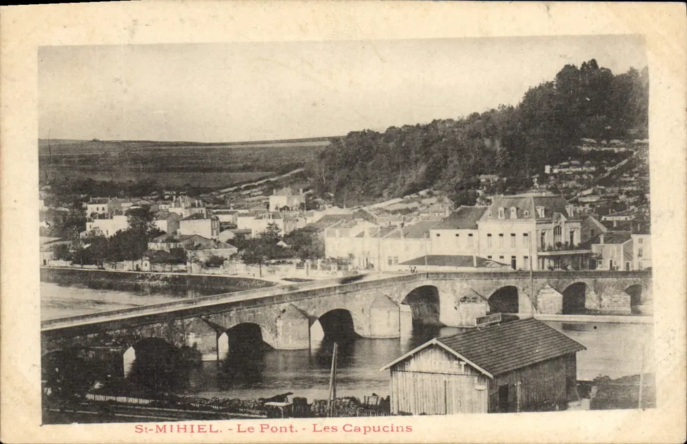 St-Mihiel - O Ponte - Os Capuchinhos — editor não visível, número de série ilegível - Frente