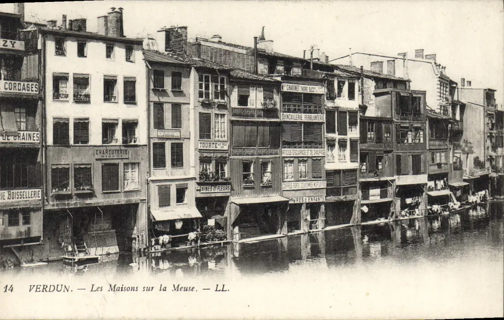 Verdun — As Casas na Meuse — LL. - Frente