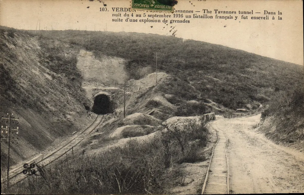 Tavannes — Het tunnel van Tavannes — Granatenexplosie — 4-5 september 1916 — Uitgever Verdun - Voorkant
