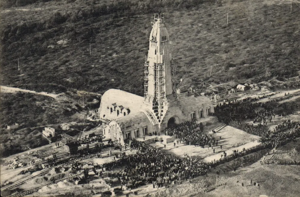 Ossuaire de Douaumont — Inauguration officielle — Verdun Éditions - Recto
