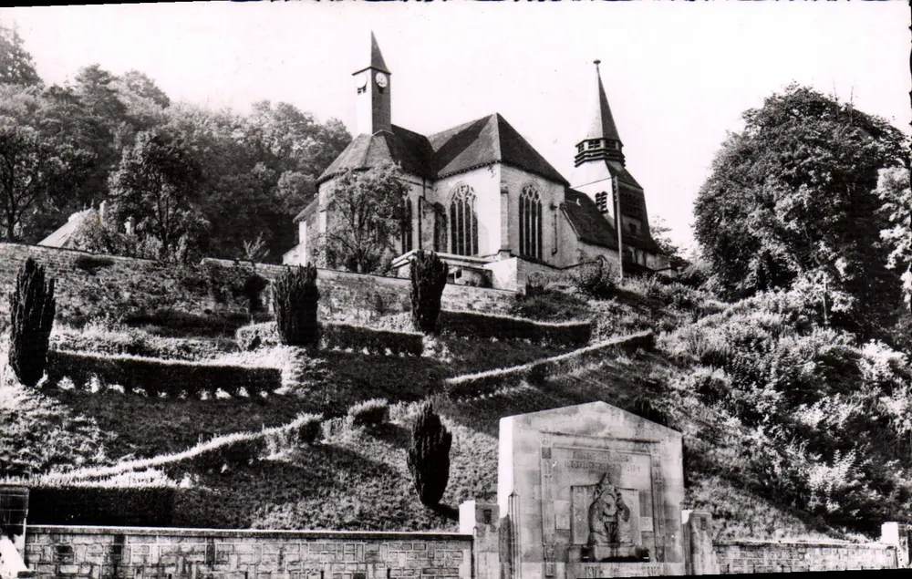 Clermont-en-Argonne — Duitse kerk, monument voor de gevallen — Cliché E. Laurent - Voorkant