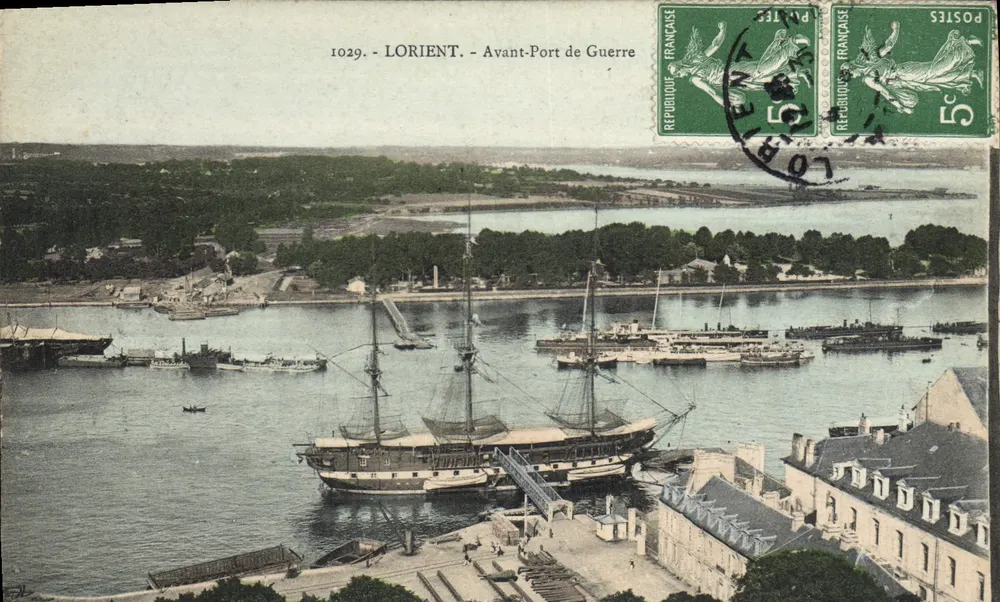 Lorient - Przylądek Wojenny — widok portu z statkami — wydawca Lorient, n° 1029 - Awers