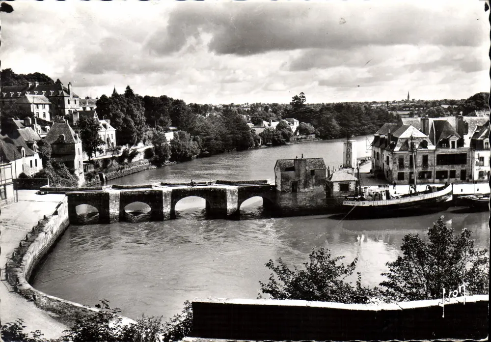 Auray (Morbihan) — Alte Brücke über den Fluss Le Loch in Saint-Goustan — Éditions d'Art YVON, Paris - Vorderseite