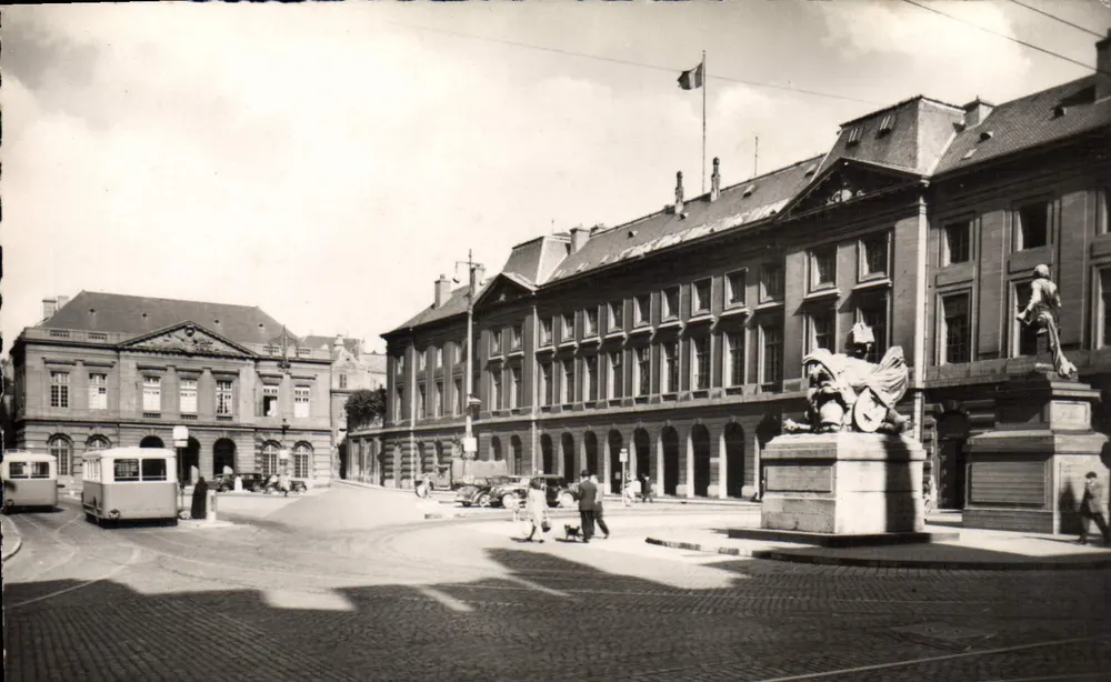 Metz - Rathaus - Place d'Armes — Éditions O. P. - Photo Véritable - Vorderseite