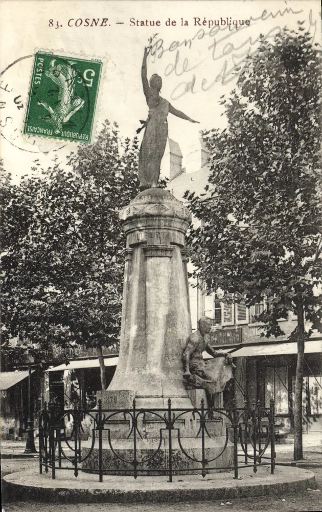 Cosne - Estátua da República — editor desconhecido, n° de série 83 - Frente