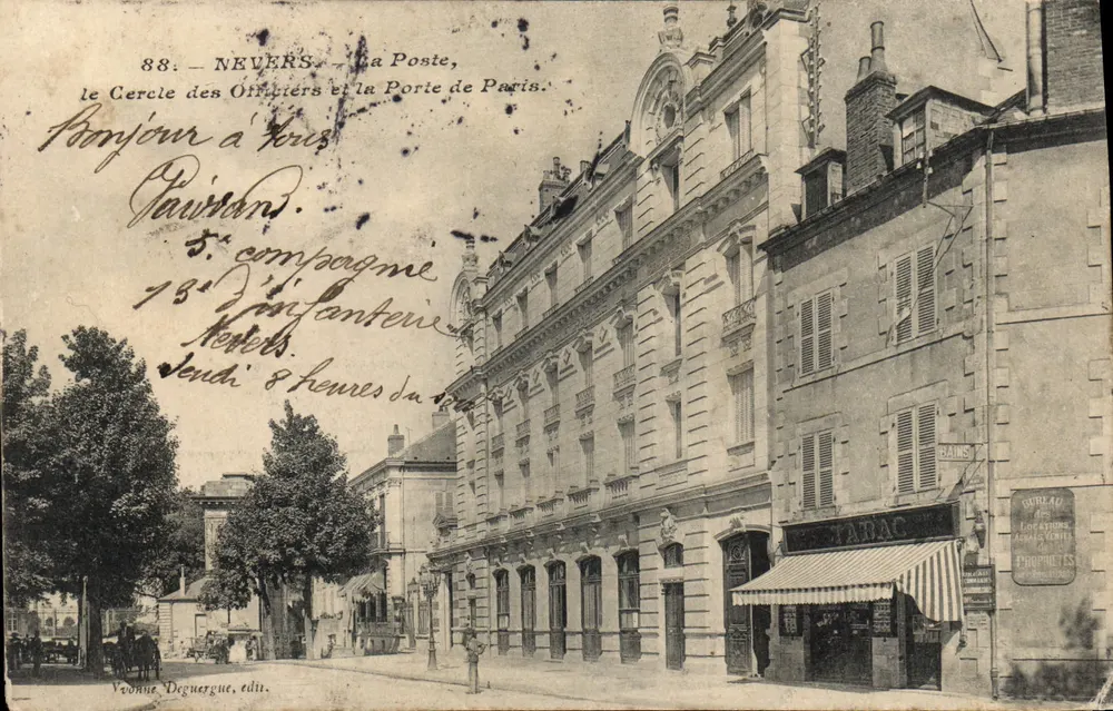 Nevers — A Posta, o Círculo dos Oficiais e a Porta de Paris — V. Deguerque, editor - Frente