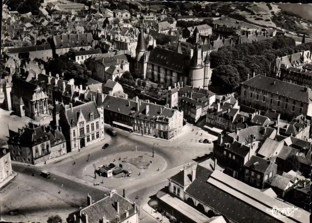 Nevers (Nièvre) — Luftaufnahme — Éditions Aériennes Combier - Vorderseite