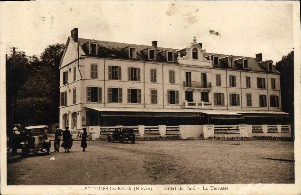 Pouguès-les-Eaux (Nièvre) — Hotel do Parc - A Terrasse - Frente