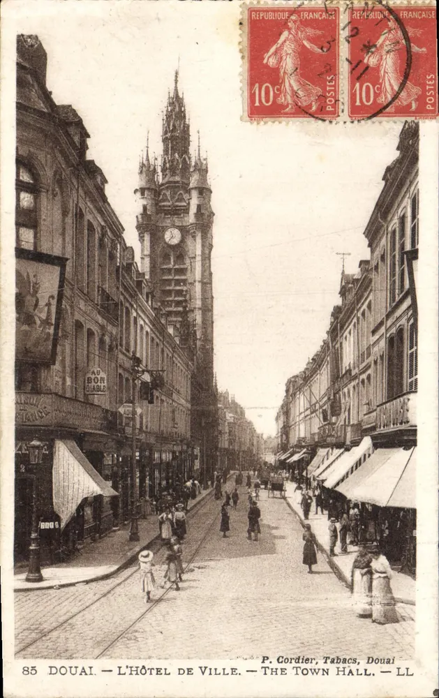Douai — A Prefeitura — P. Cordier, Tabacs, Douai - Frente