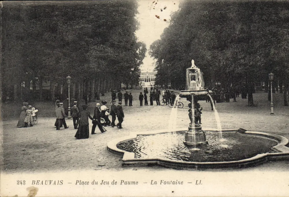 Beauvais — Piazza del Gioco delle Carte — La Fontaine — LI. - Recto
