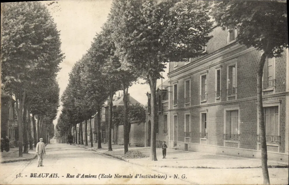 Beauvais - Rue d'Amiens (École Normale d'Institutrices) - N.G. - Frente