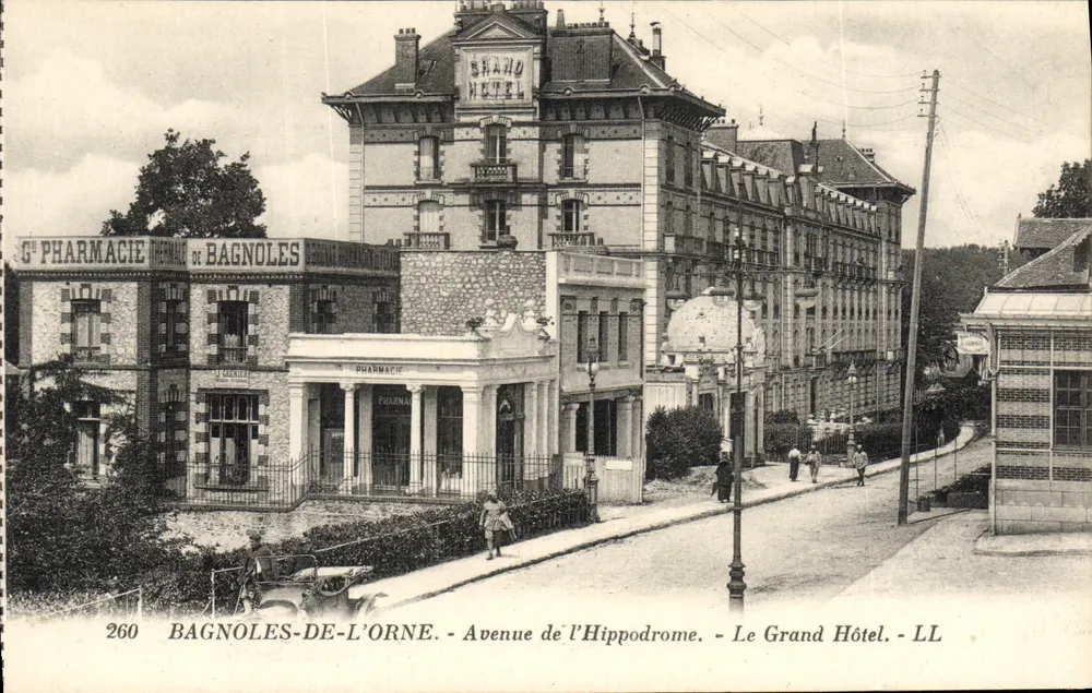 Bagnolles-de-l'Orne — Das Grand Hotel und die Thermalapotheke — LL n°260 - Vorderseite