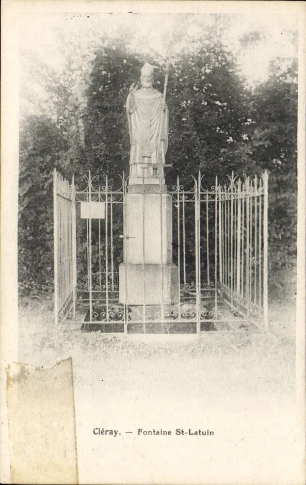Cléray — Fonte de São Latuín — estátua de São Latuín - Frente
