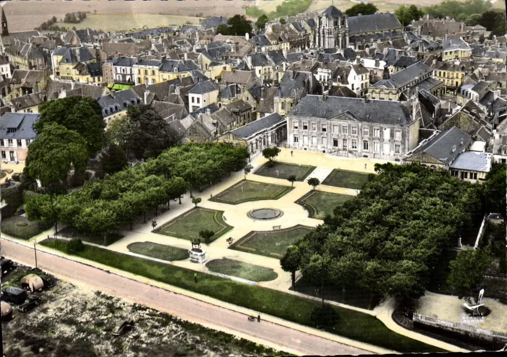 Mortagne-au-Perche — luftaufnahme des Rathauses und des öffentlichen Gartens — Edition Lapie - Vorderseite