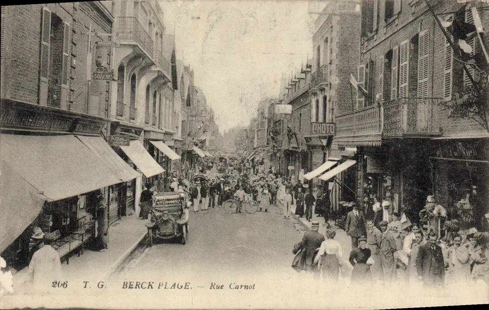 Berck Plage — Rue Carnot — T.G. Berck Plage, n°206 - Frente