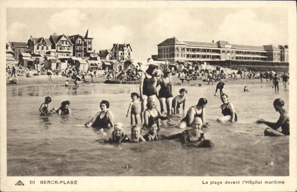 Berck-Plage — A praia diante do Hospital Marítimo — 311 — Arts des Arts - Frente