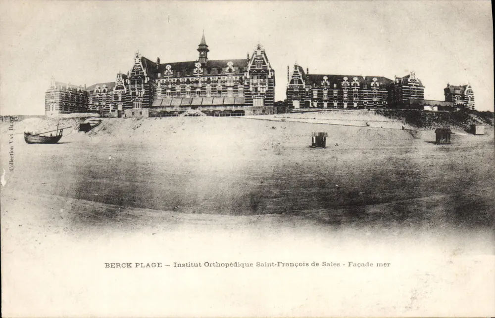Berck Plage — Instituto Ortopédico São Francisco de Sales — Facha da Praia - Frente