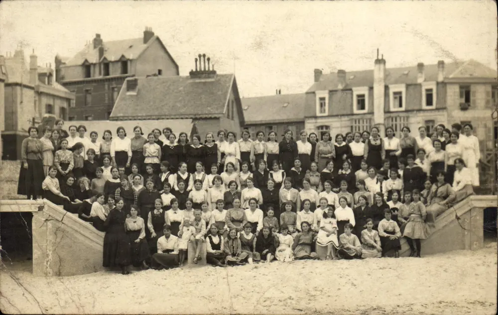 Berceau Strand — Mädchen-Schulen vereint — Photo-Luxe, Berck-Plage - Vorderseite