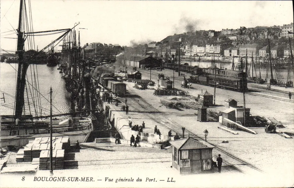 Boulogne-sur-Mer — Allgemeiner Blick auf den Hafen — LL, Nr. 8 - Vorderseite
