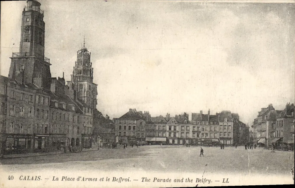 Calais — A Place d'Armes e o Sino — LL - Frente