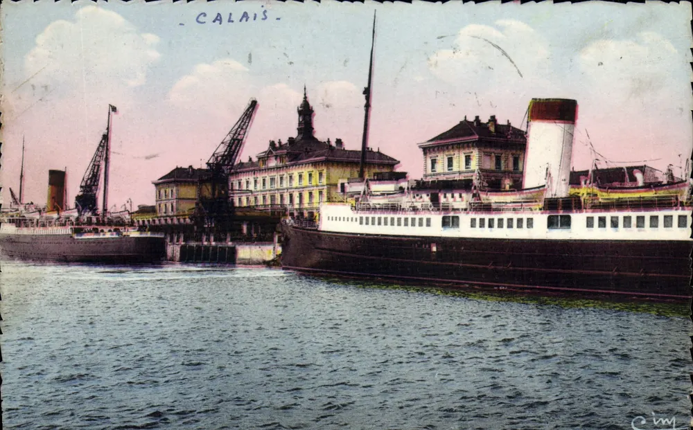 Calais — Porto com navio a vapor — editor C. W. (C. W. Calais) - Frente