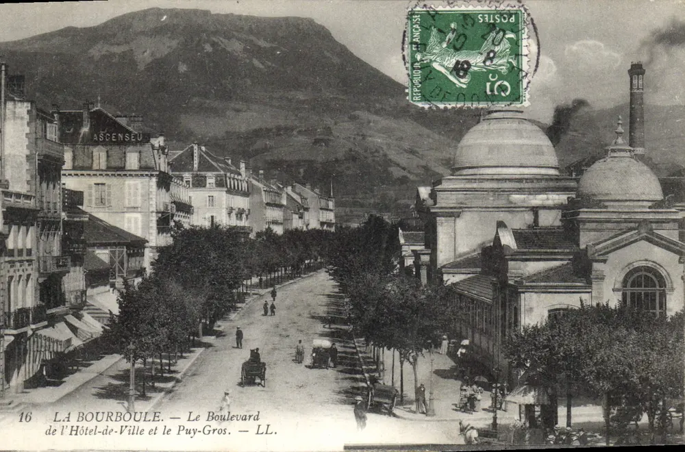 La Bourboule — Der Boulevard de l'Hôtel-de-Ville und der Puy-Gros — LL. — Verlag LL, Nr. 16 - Vorderseite