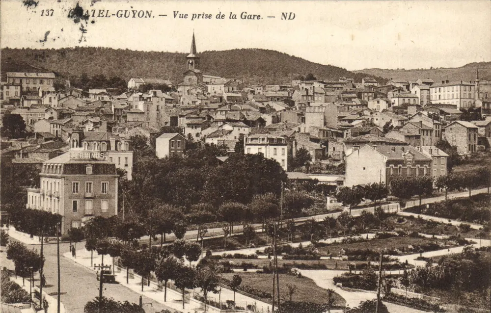 Châtel-Guyon — Vista tirada da Estação — ND - Frente