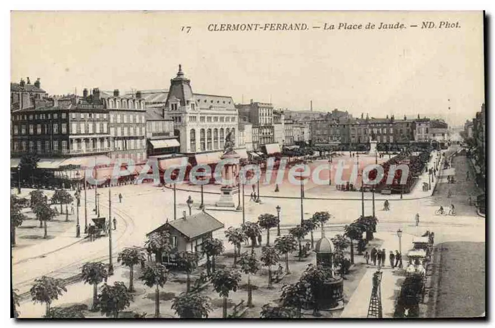 Clermont-Ferrand — A Praça de Jaude — ND. Phot. - Frente