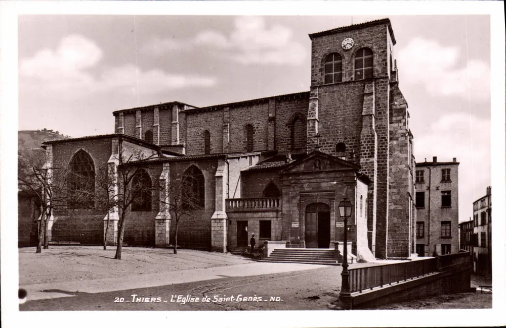 Thiers - De Kerk van Saint-Genès - N°20 - Voorkant