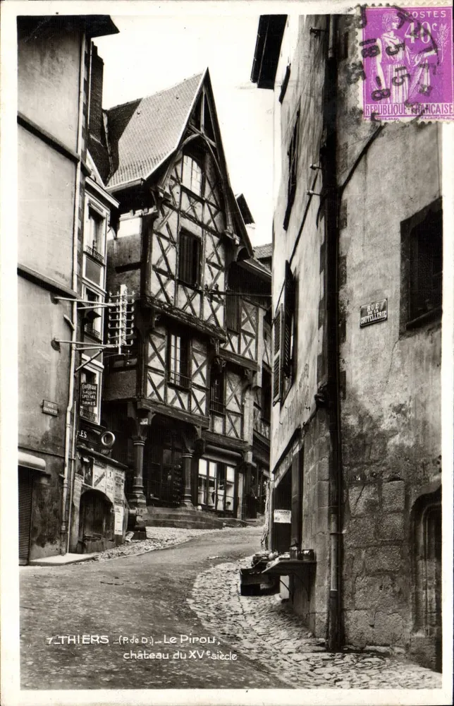 Thiers (P.de D.) — Le Pinou, Schloss des 15. Jahrhunderts — Photo Gauché Collection Tijou - Vorderseite