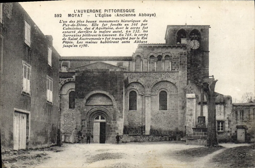 Moyat — Die Kirche (Ehemalige Abtei) — Das pittoreske Auvergne - Vorderseite