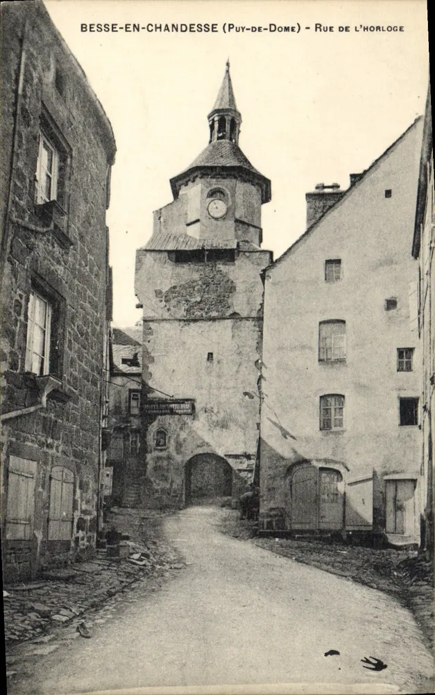 Besse-en-Chandesse (Puy-de-Dôme) - Rue de l'Horloge - Vorderseite