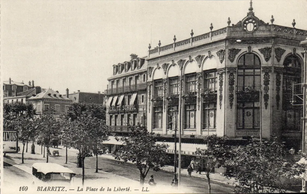 Biarritz — A Praça da Liberdade — LL. Editor: LL. Número de série: 169 - Frente