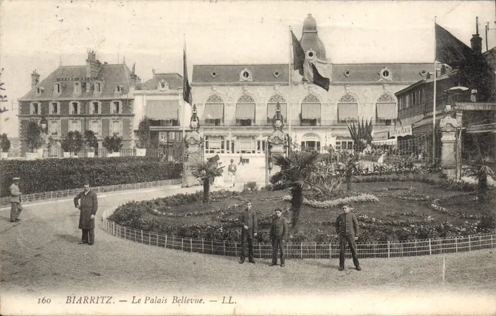 Biarritz — O Palácio Bellevue — LL. - Frente