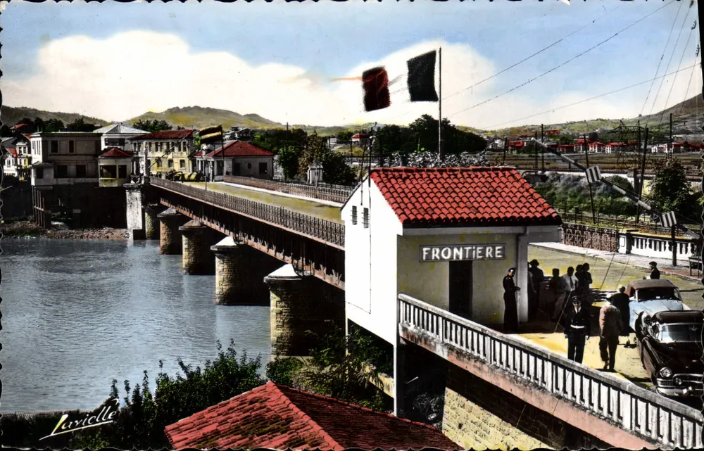 Ponte internacional em Hendaye — Fronteira — editor Lavielle, n° P. 1213 - Frente