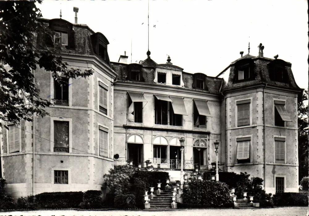 Schloss Jurançon — Ostseite — Photo Montagne, Pau R.P. - Vorderseite