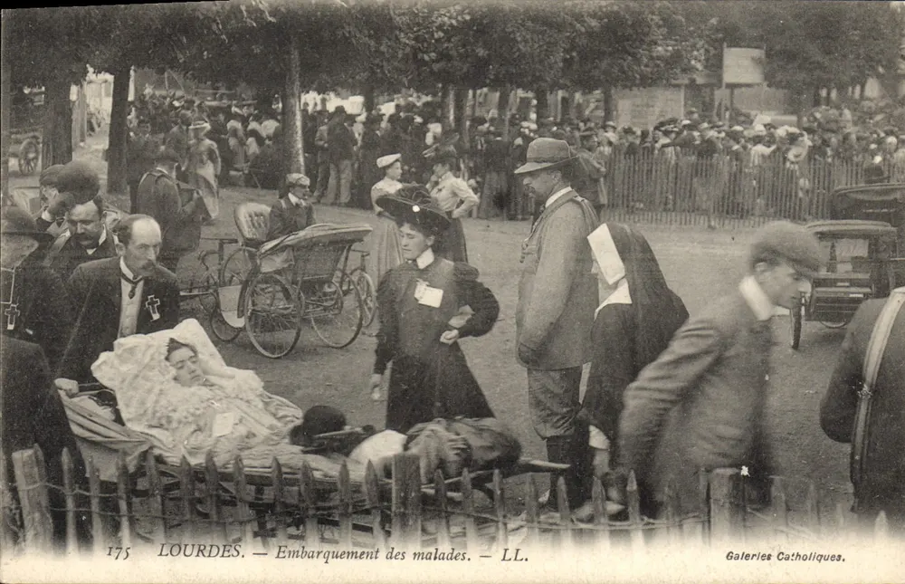 LOURDES — Einsteigen der Kranken — Galeries Catholiques, n° 175 - Vorderseite